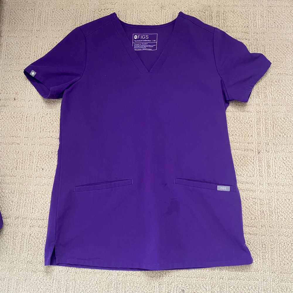 Figs Scrub Set in Digital Grape